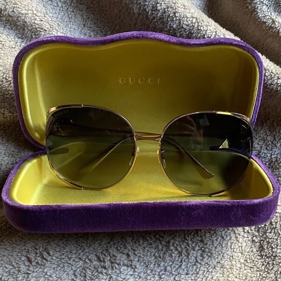 Gucci Sunglasses - Picture 3 of 4